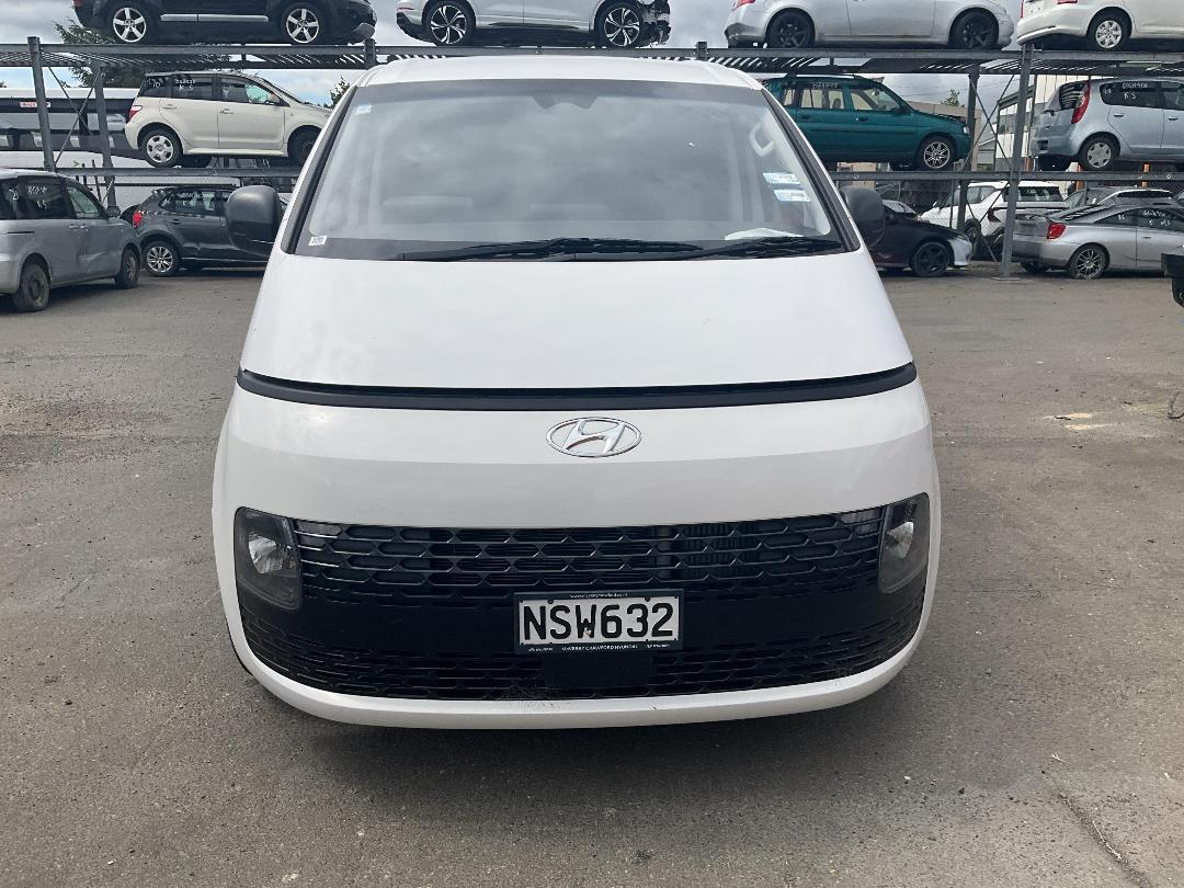 Photo '2' of Hyundai Staria Load