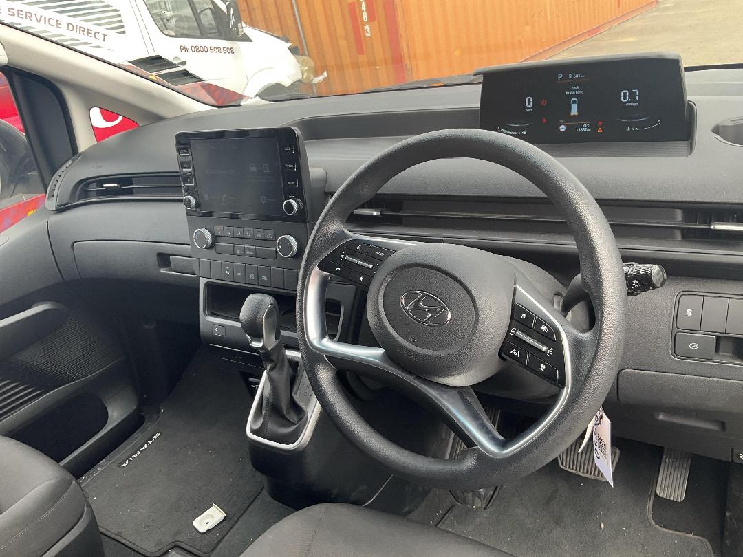 Photo '17' of Hyundai Staria Load