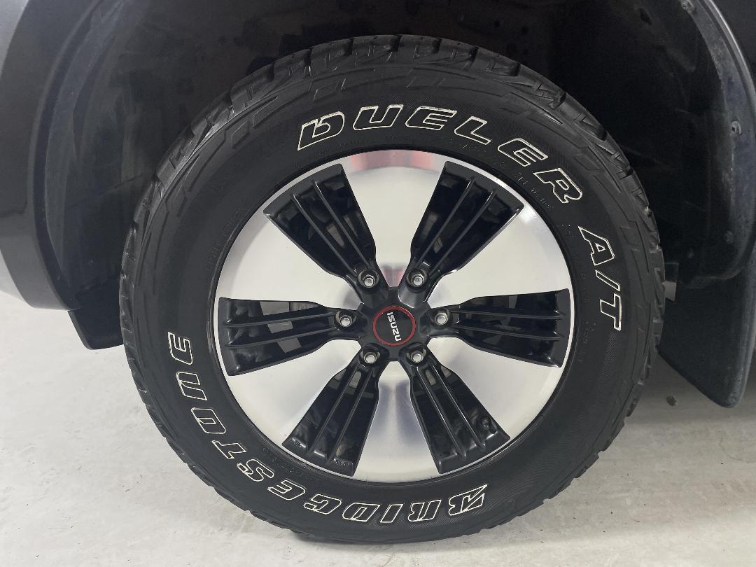 Photo '10' of Isuzu D-MAX