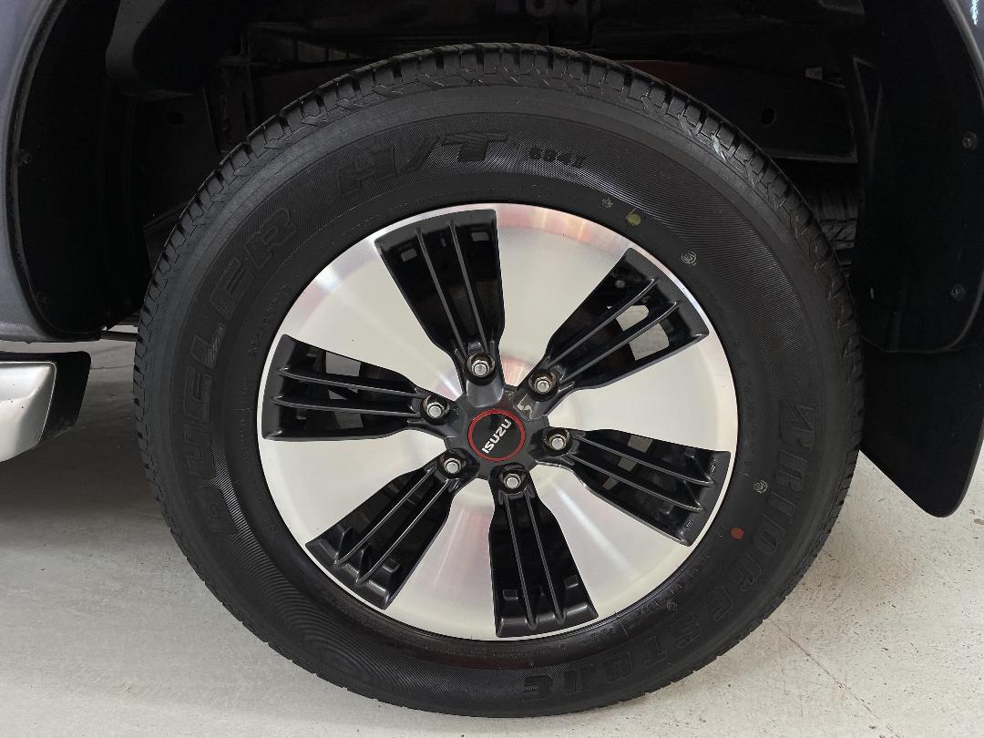 Photo '11' of Isuzu D-MAX