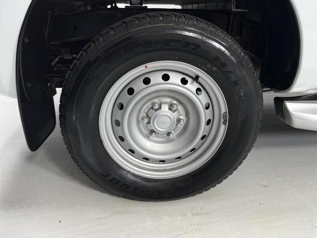 Photo '12' of Isuzu D-MAX