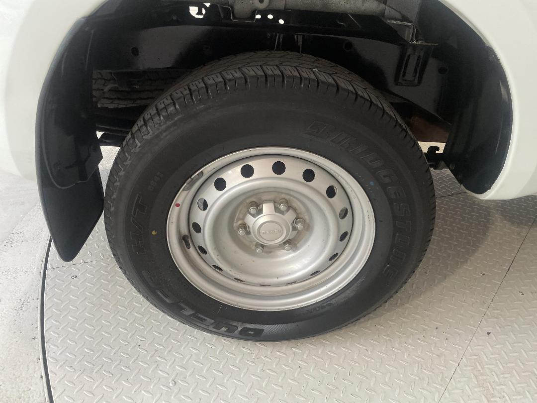 Photo '12' of Isuzu D-MAX