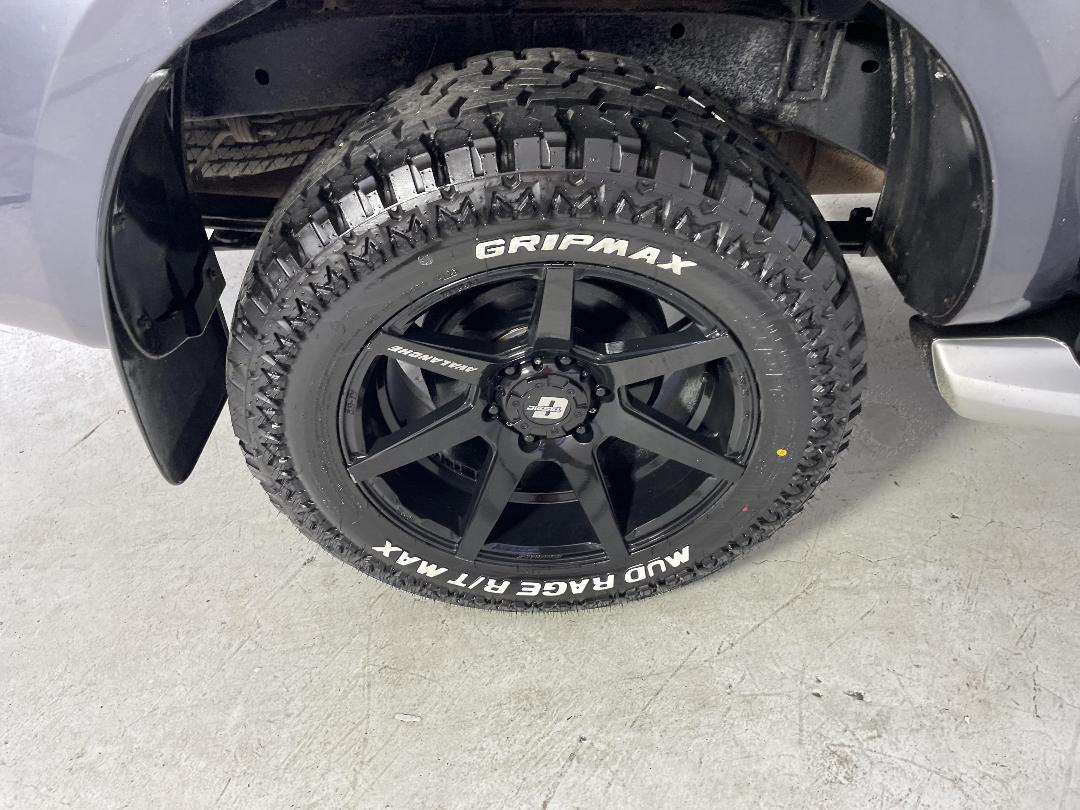 Photo '12' of Isuzu D-MAX