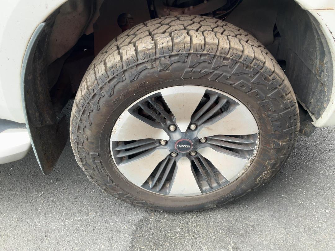 Photo '14' of Isuzu D-MAX LS Double CAB 4WD