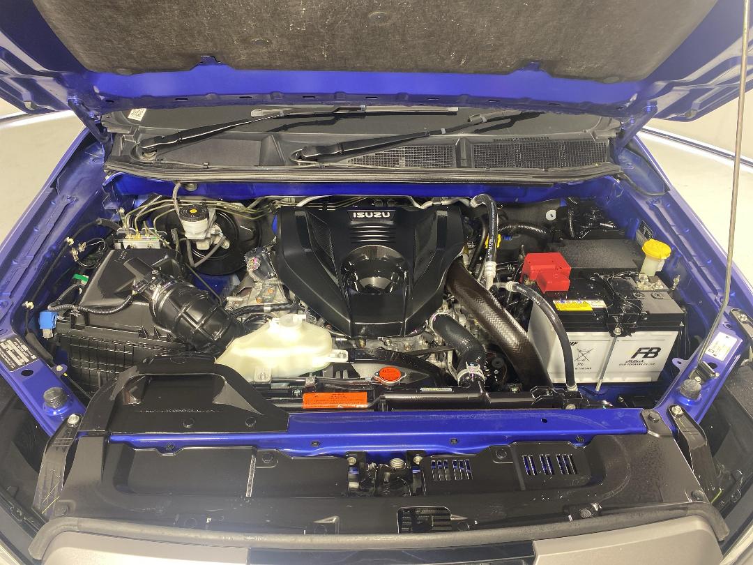 Photo '13' of Isuzu MU-X