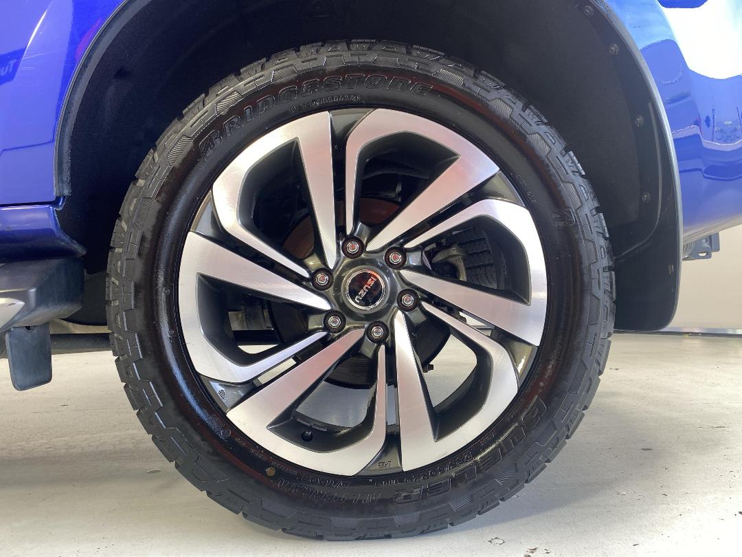 Photo '11' of Isuzu MU-X