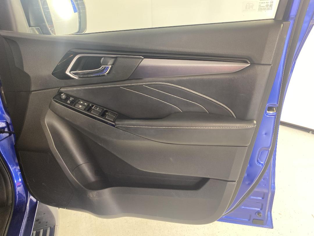 Photo '15' of Isuzu MU-X