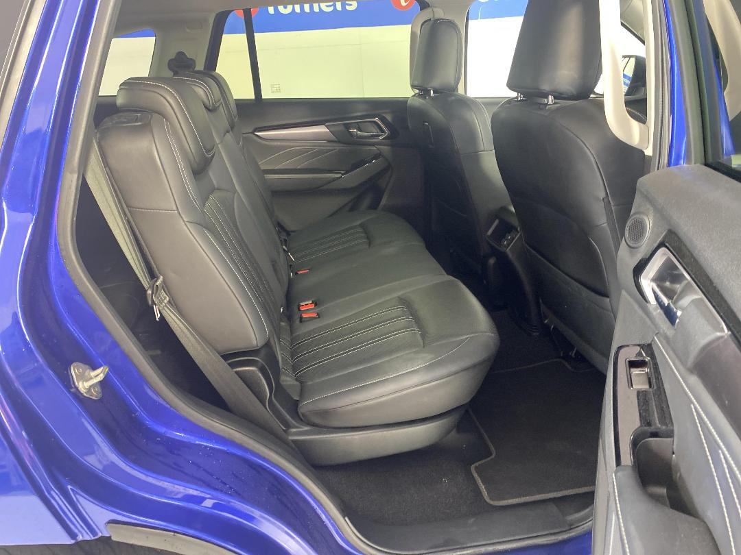 Photo '20' of Isuzu MU-X