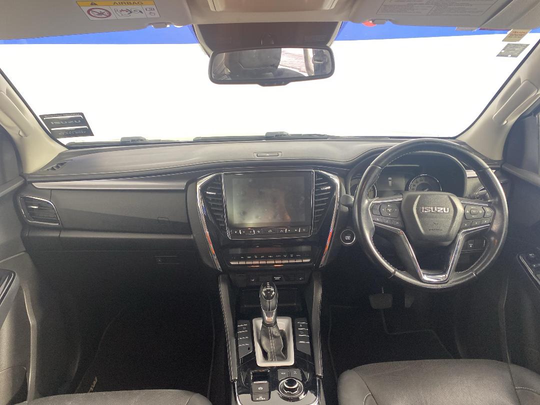 Photo '17' of Isuzu MU-X