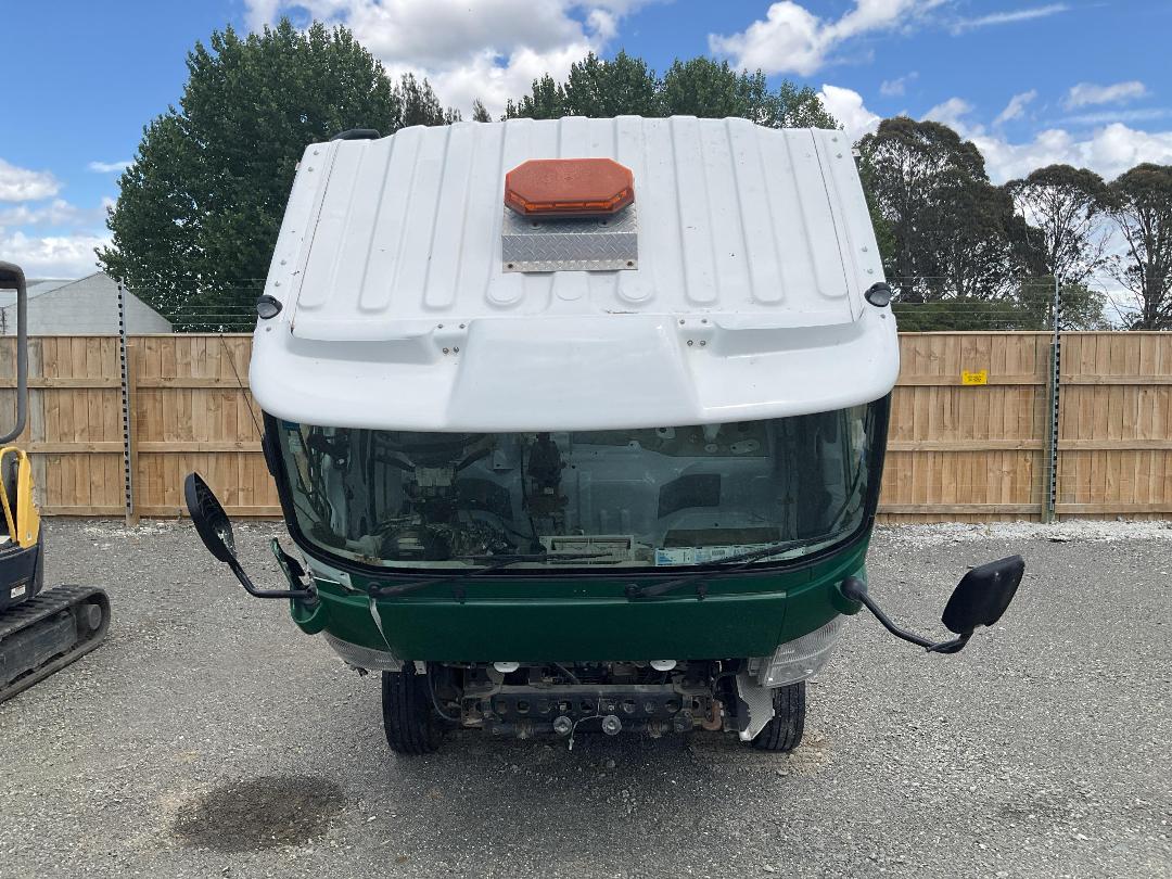 Photo '11' of Isuzu N Series NPR350 Cab Chassis