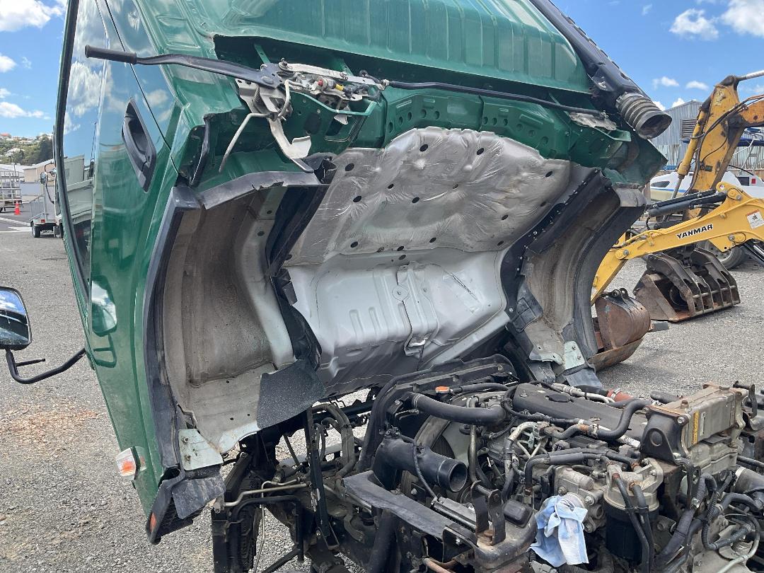 Photo '12' of Isuzu N Series NPR350 Cab Chassis