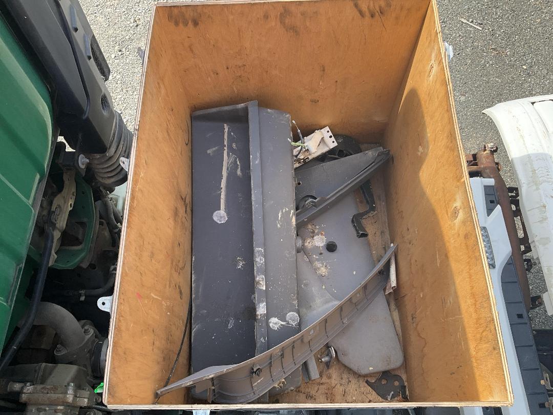 Photo '25' of Isuzu N Series NPR350 Cab Chassis