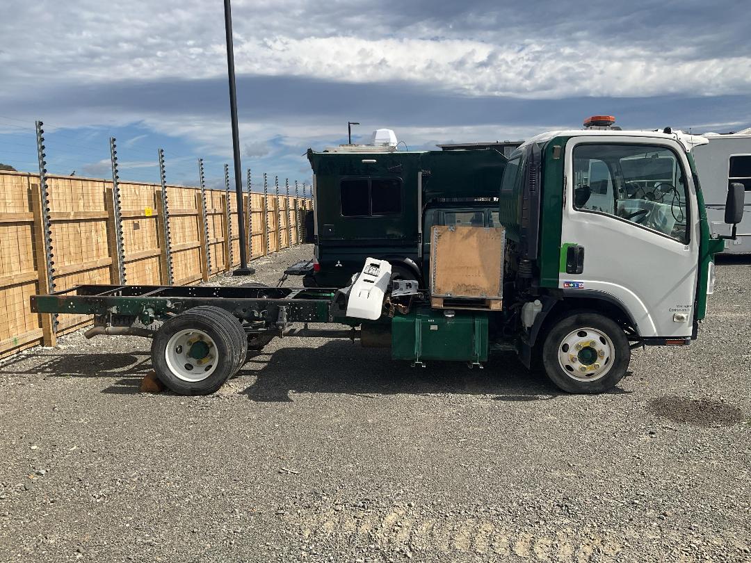 Photo '3' of Isuzu N Series NPR350 Cab Chassis