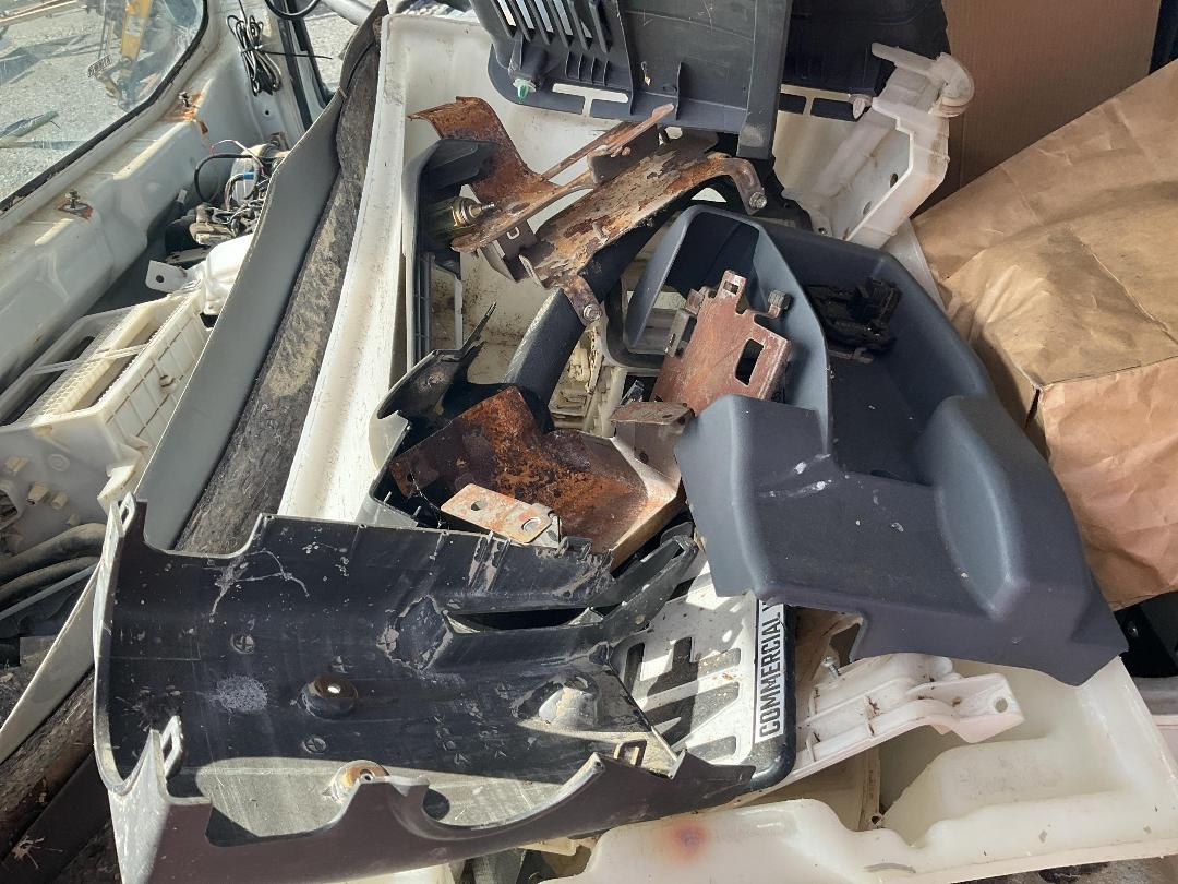 Photo '28' of Isuzu N Series NPR350 Cab Chassis