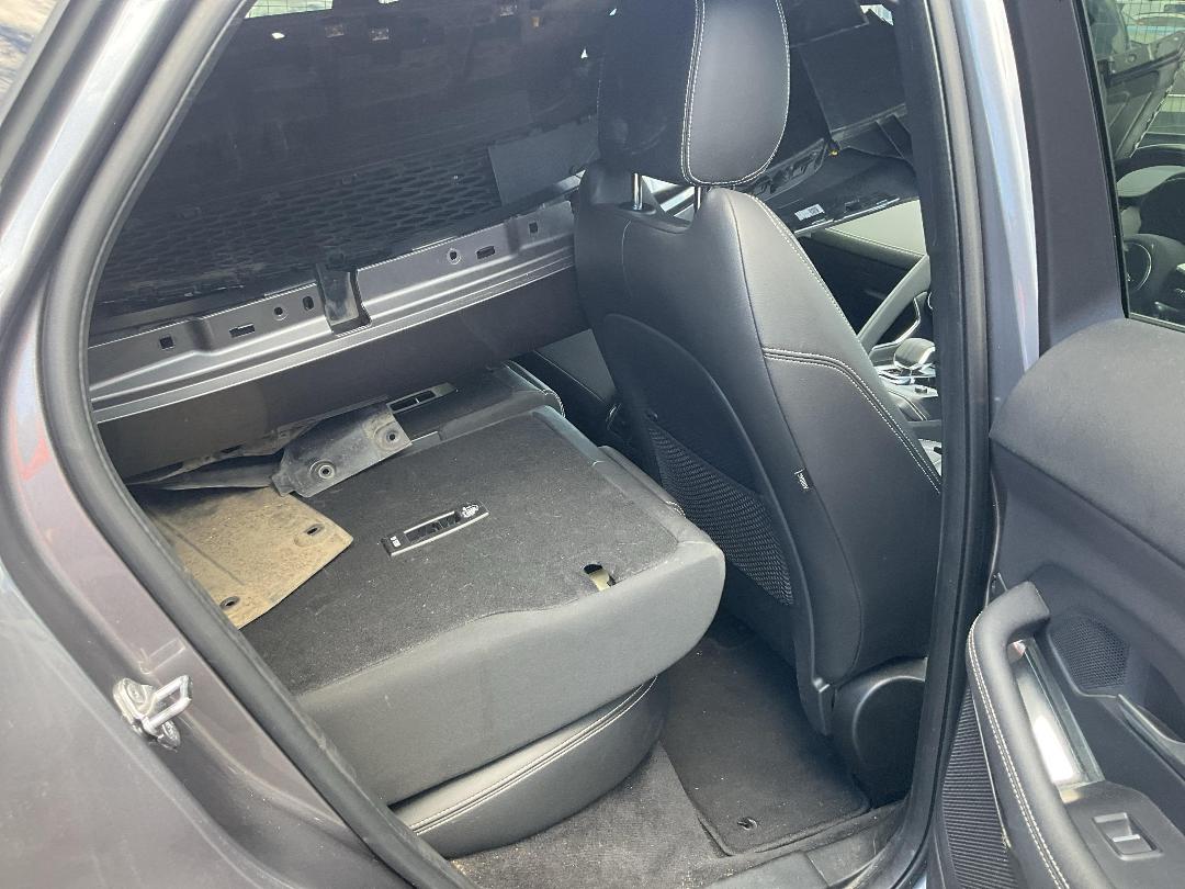 Photo '12' of Jaguar E-Pace P250 R-Dynamic SE Photo '12' of Jaguar E-Pace P250 R-Dynamic SE