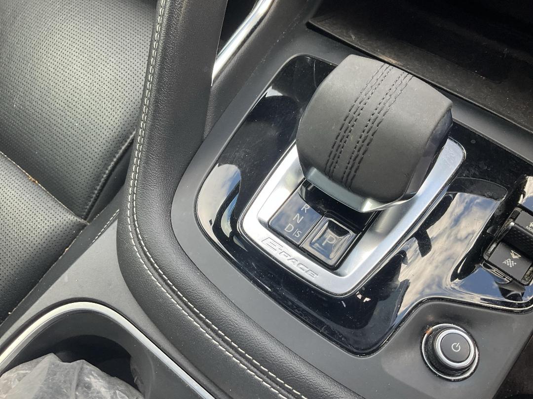 Photo '14' of Jaguar E-Pace P250 R-Dynamic SE Photo '14' of Jaguar E-Pace P250 R-Dynamic SE