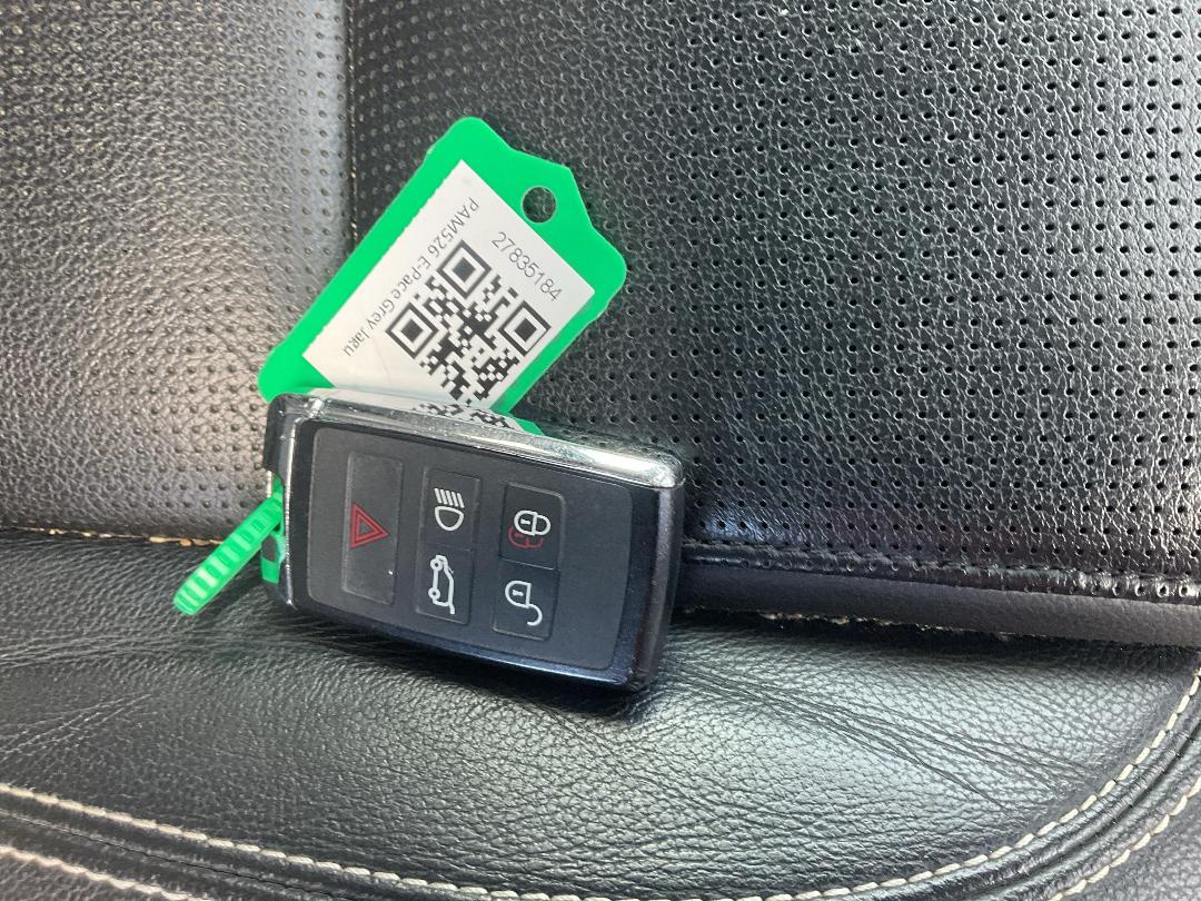 Photo '15' of Jaguar E-Pace P250 R-Dynamic SE Photo '15' of Jaguar E-Pace P250 R-Dynamic SE