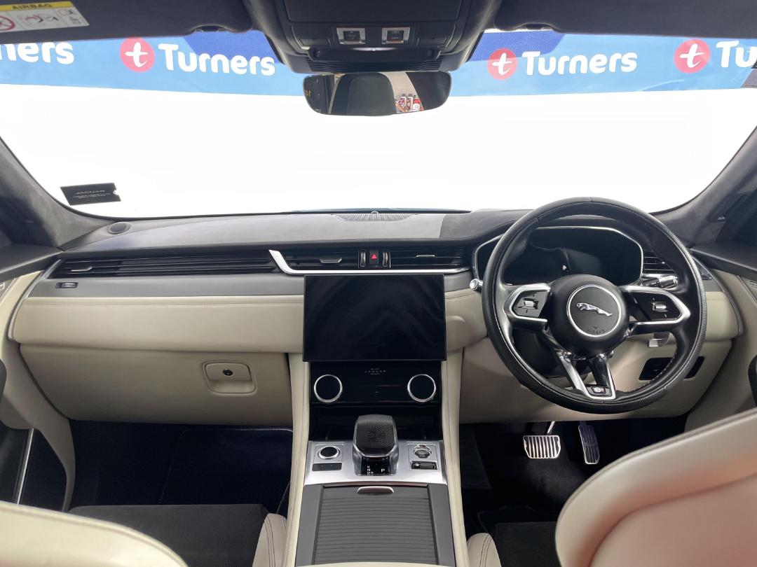 Photo '17' of Jaguar F-Pace