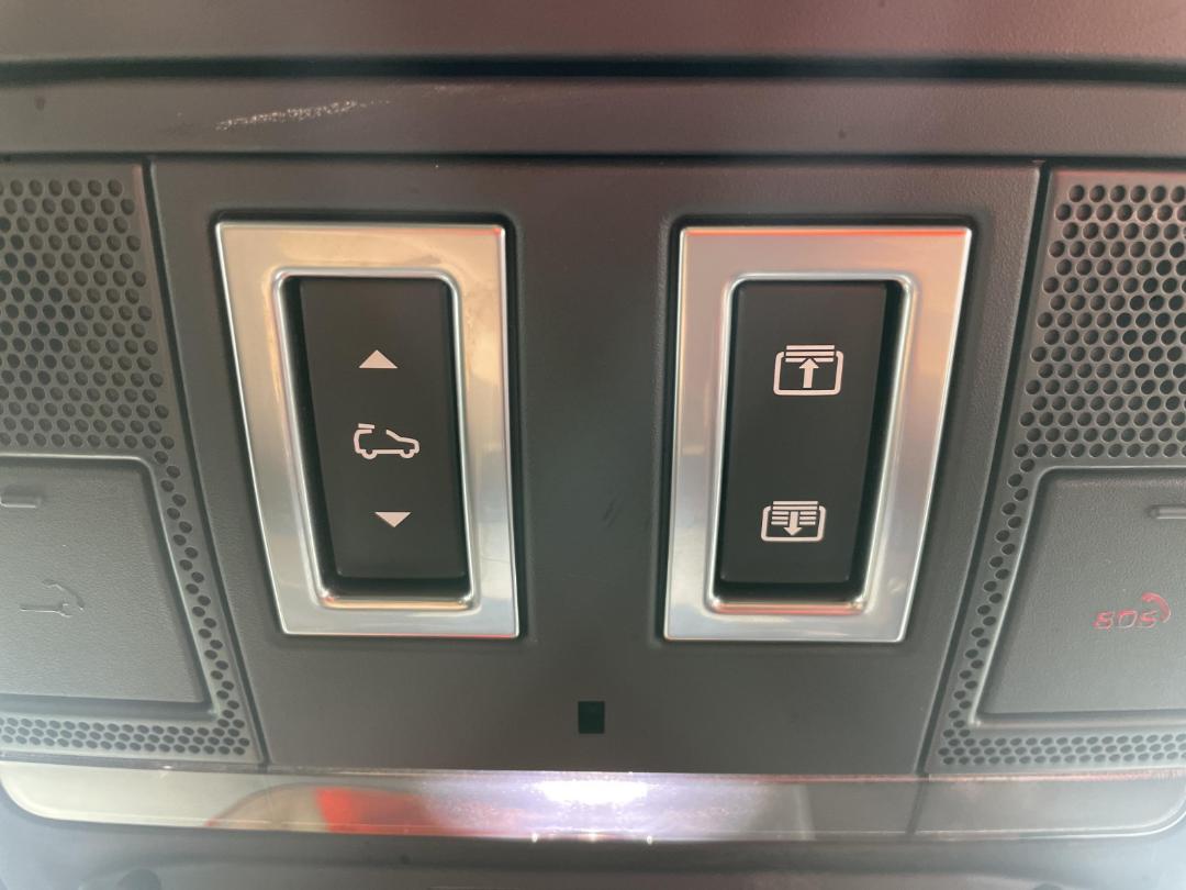 Photo '27' of Jaguar F-Pace