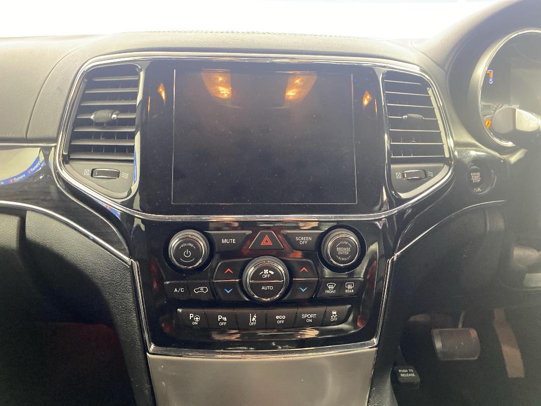 Photo '18' of Jeep Grand Cherokee