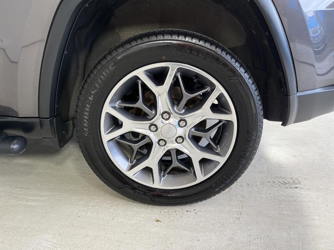 Photo '11' of Jeep Grand Cherokee