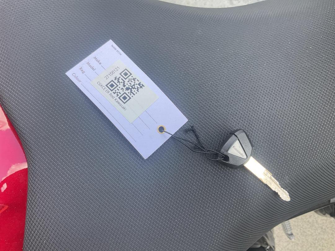 Photo '9' of Kawasaki ER 400DM