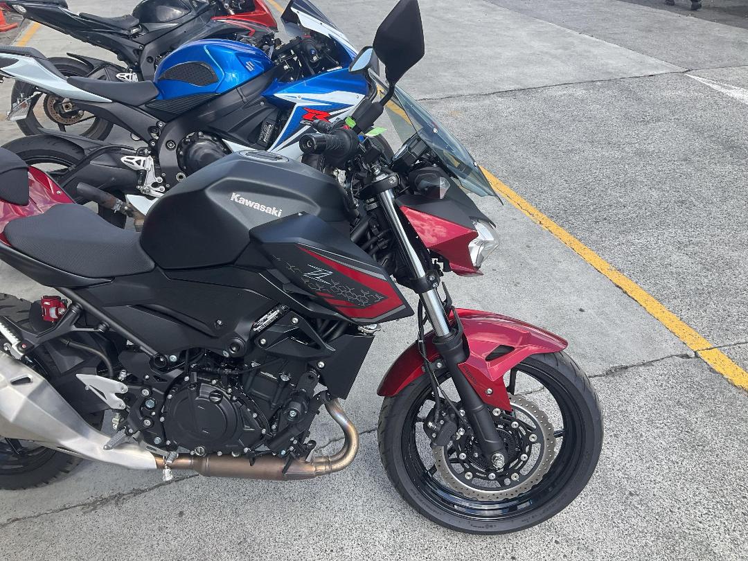 Photo '12' of Kawasaki ER 400DM