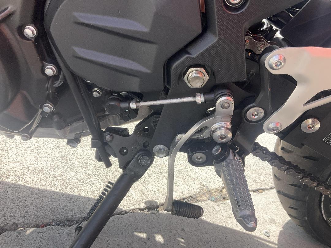 Photo '21' of Kawasaki ER 400DM