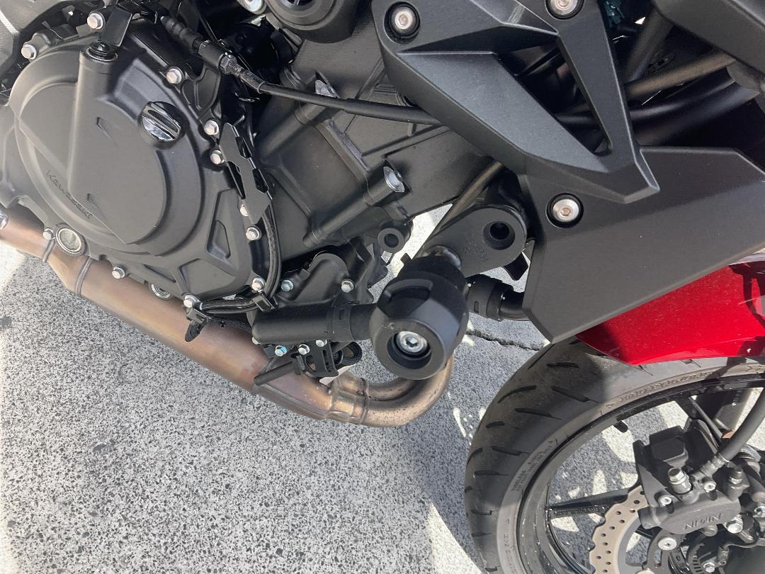 Photo '23' of Kawasaki ER 400DM