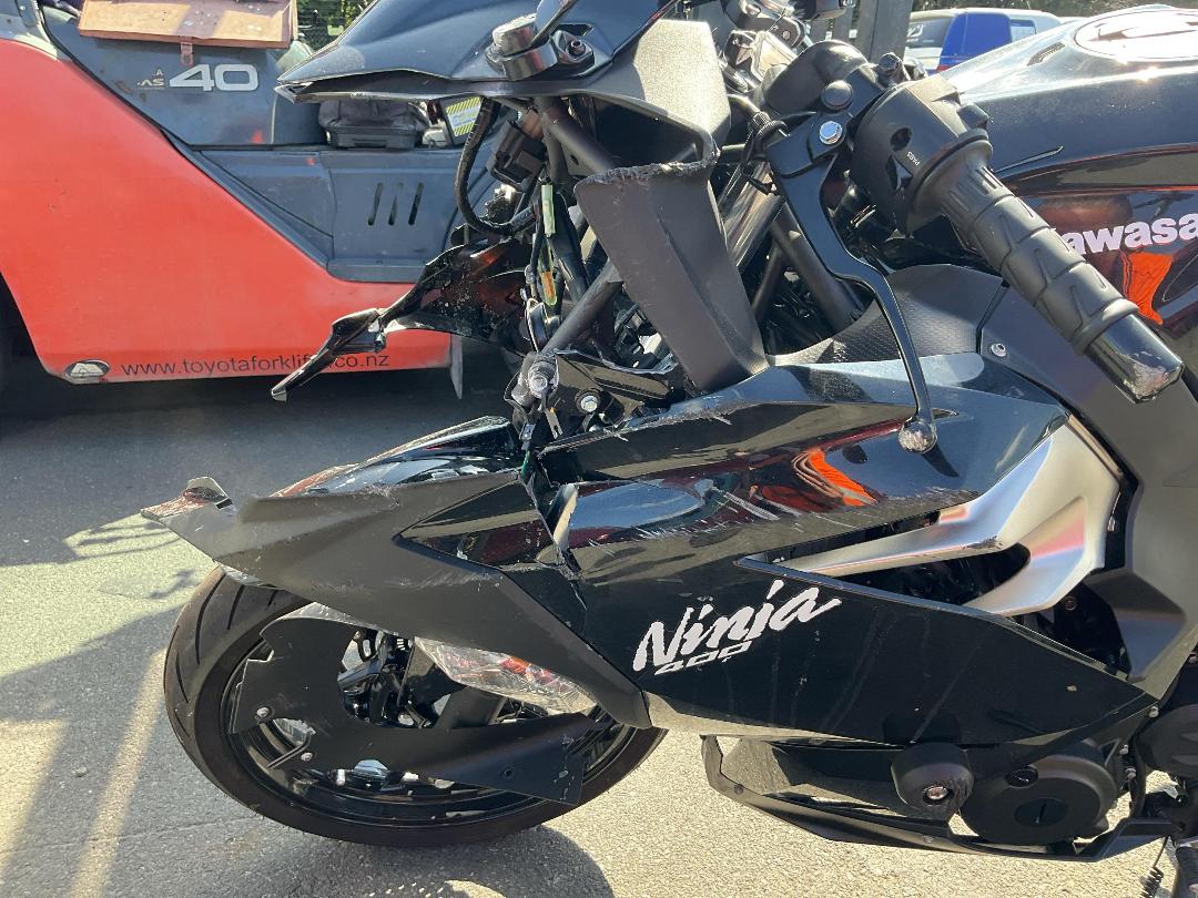 Photo '4' of Kawasaki EX 400Gmfnn Photo '4' of Kawasaki EX 400Gmfnn