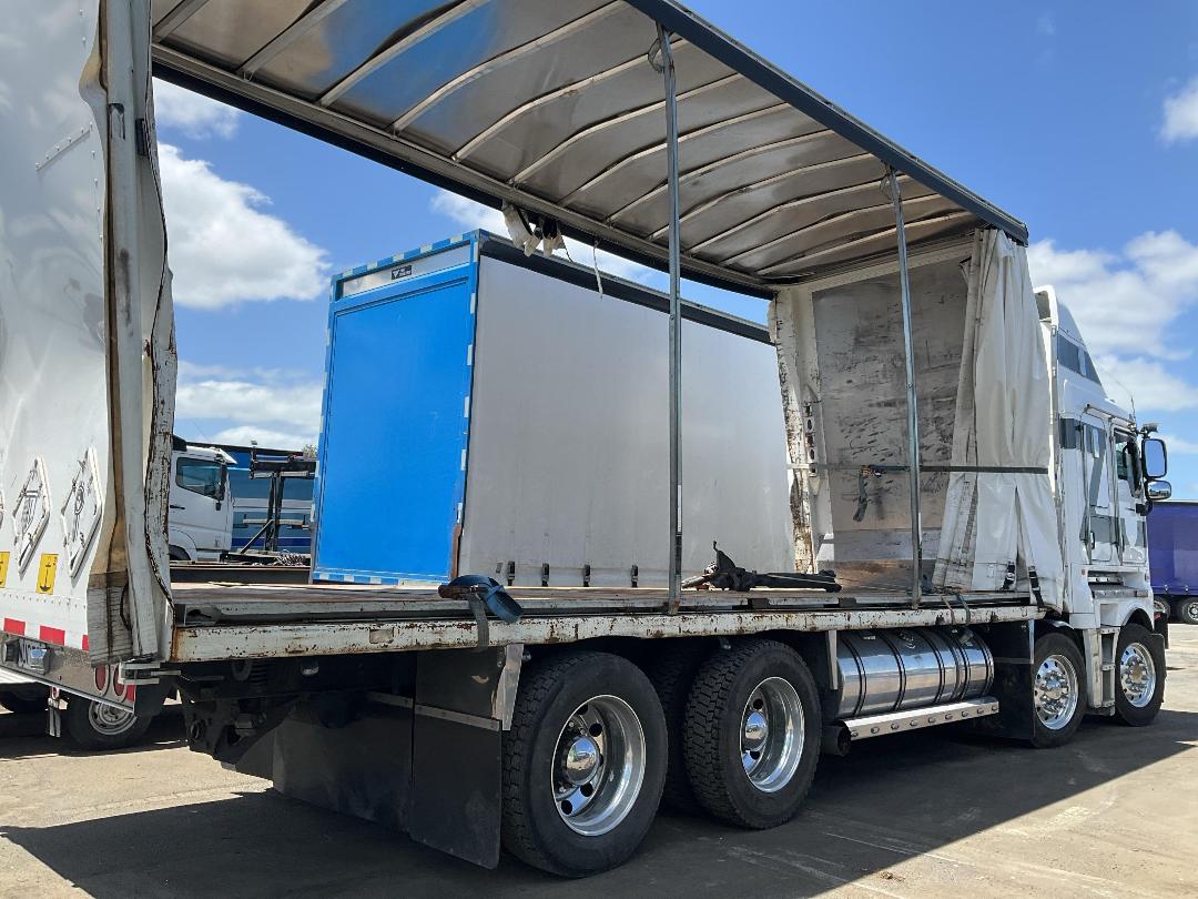 Photo '5' of Kenworth K200 Elite Curtainsider