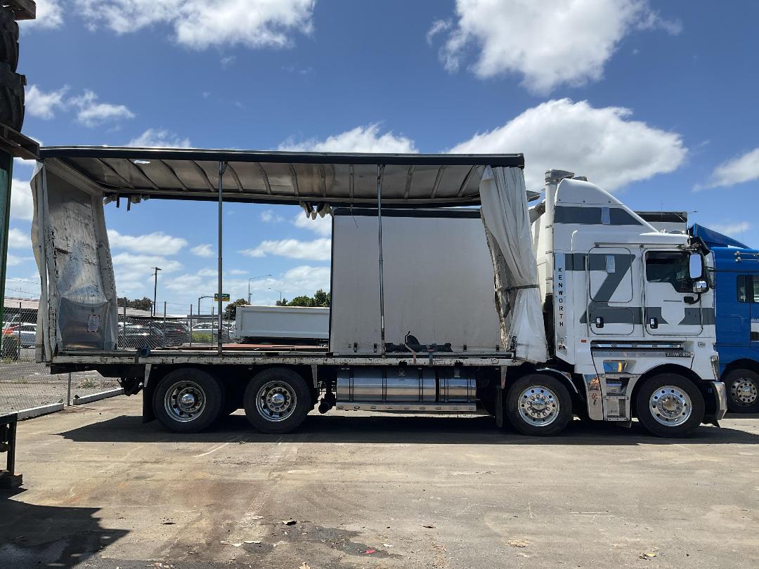 Photo '3' of Kenworth K200 Elite Curtainsider