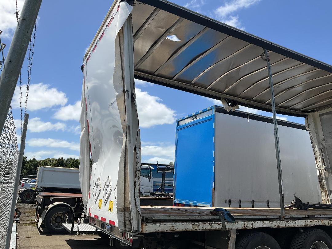 Photo '11' of Kenworth K200 Elite Curtainsider