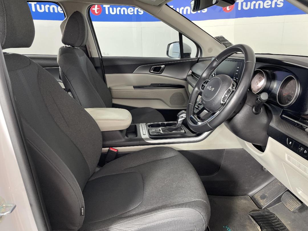 Photo '16' of KIA Carnival