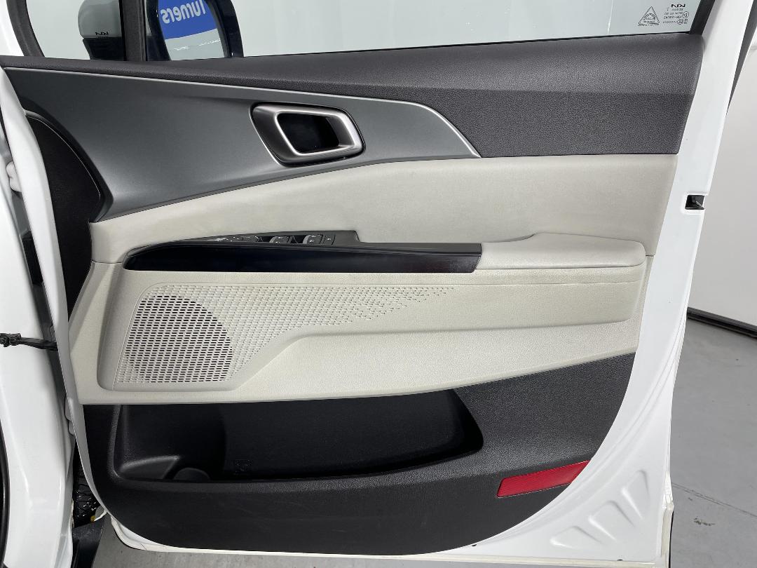 Photo '15' of KIA Carnival