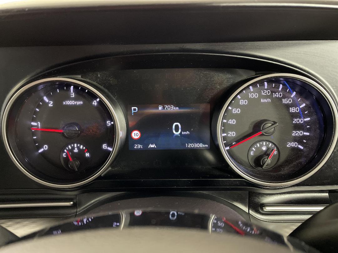 Photo '21' of KIA Carnival