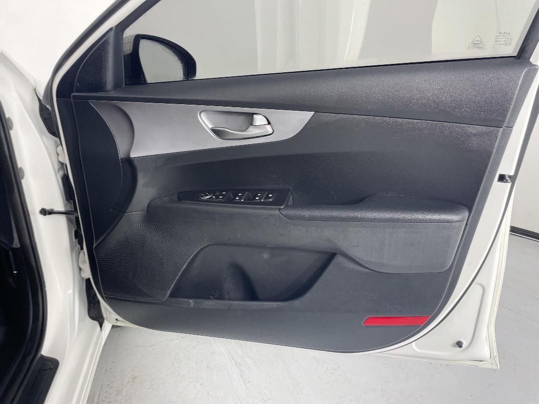 Photo '15' of KIA Cerato