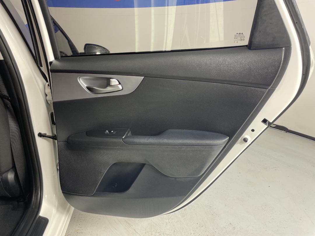 Photo '19' of KIA Cerato