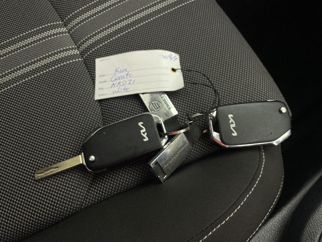 Photo '22' of KIA Cerato