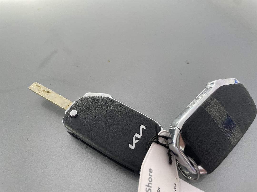 Photo '22' of KIA Niro