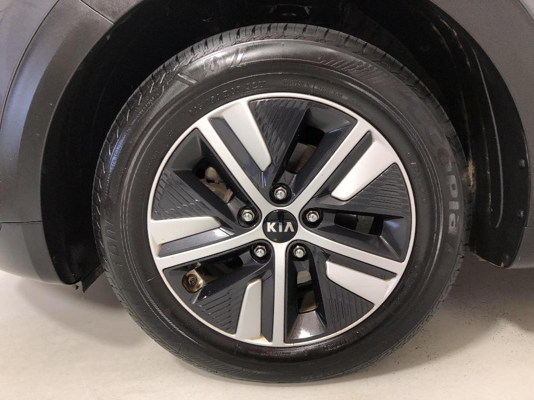 Photo '10' of KIA Niro