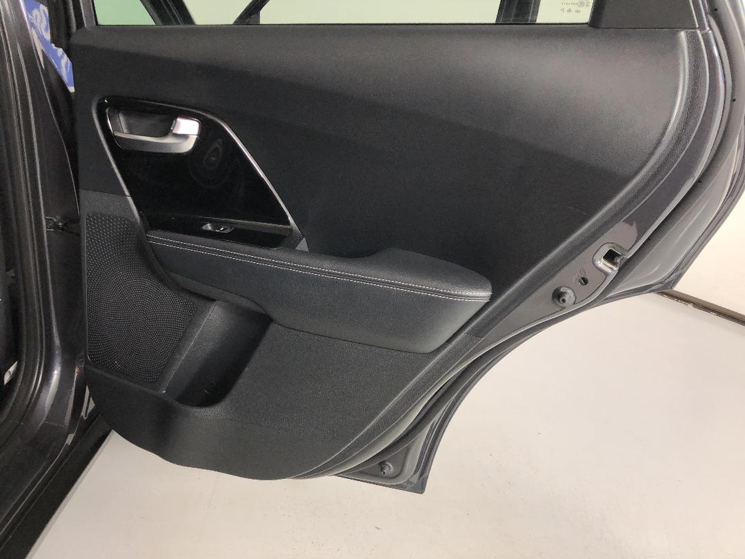 Photo '19' of KIA Niro