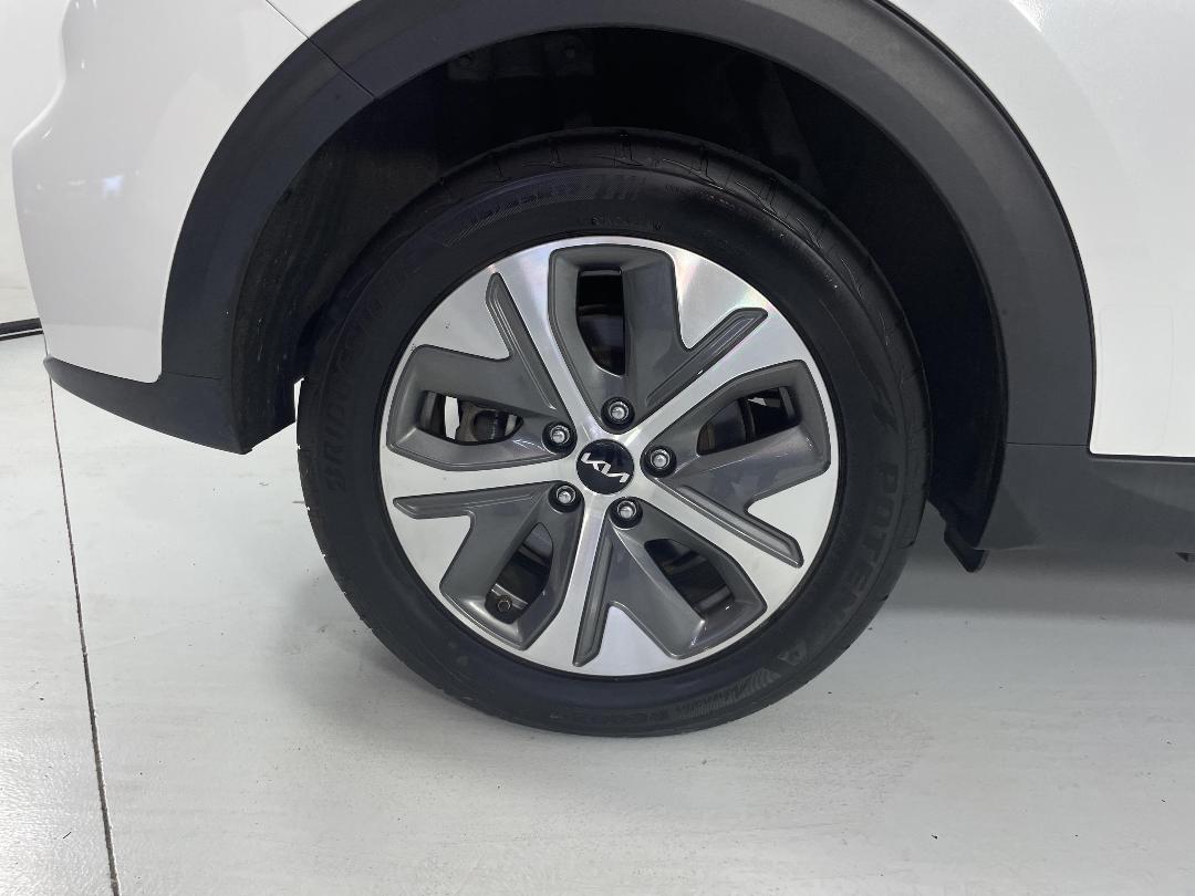 Photo '12' of KIA Niro