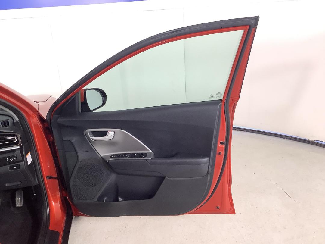 Photo '15' of KIA Niro Photo '15' of KIA Niro