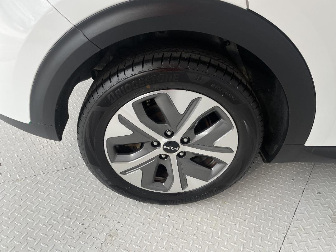 Photo '12' of KIA Niro