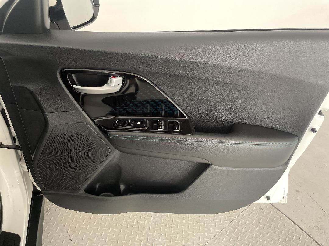 Photo '15' of KIA Niro