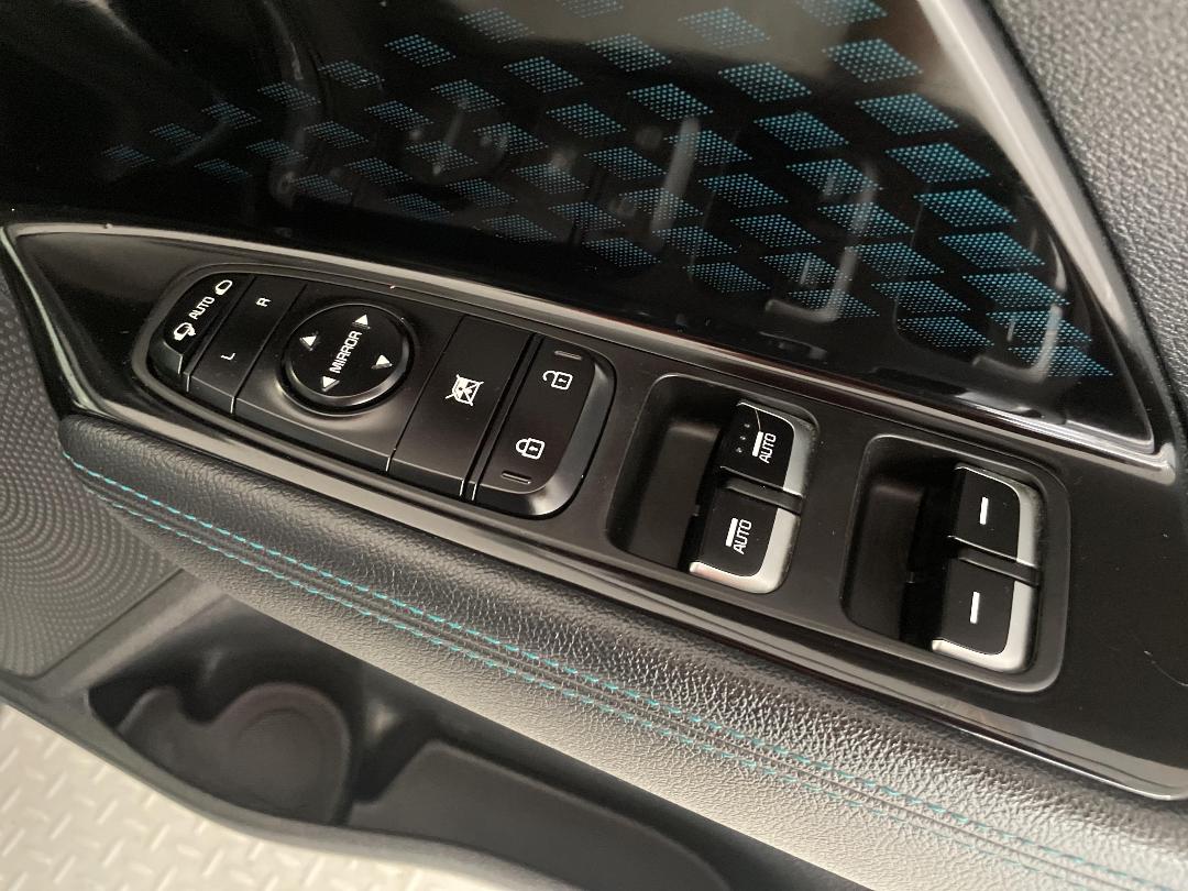 Photo '24' of KIA Niro