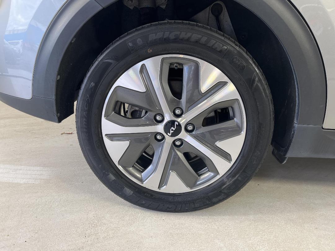 Photo '12' of KIA Niro