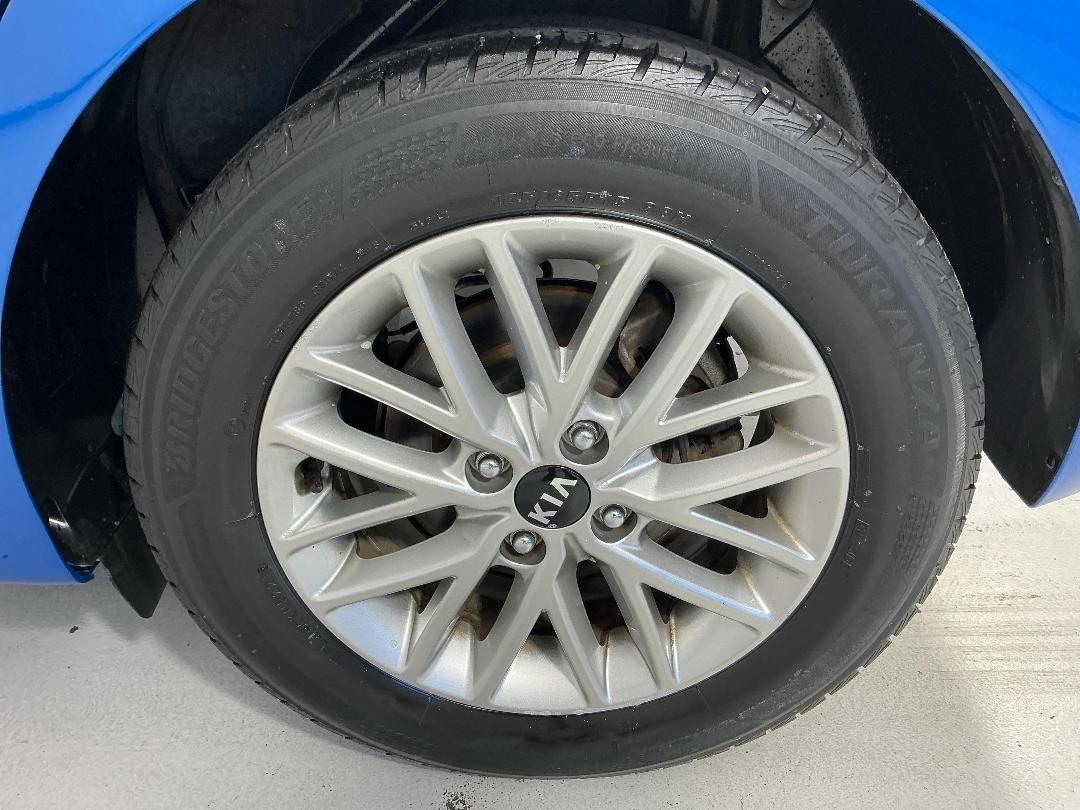 Photo '11' of KIA RIO