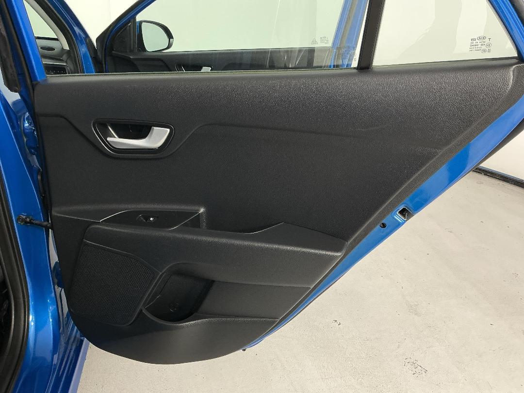 Photo '19' of KIA RIO